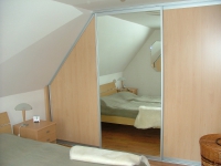 Vestavěná skříň lamino podkroví